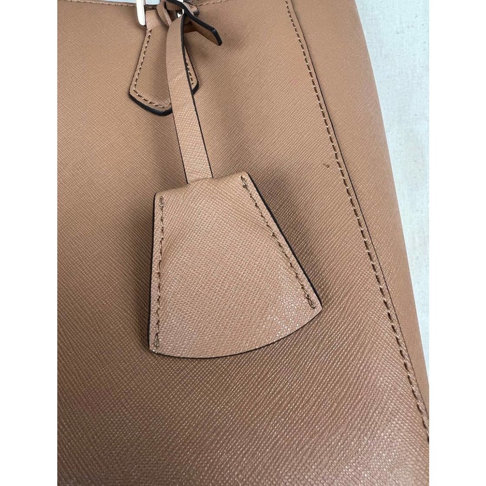 Tory Burch Robinson Saffiano Tan Leather Shoulder Tote Purse, Smoke, Pet Free. - Picture 3 of 11